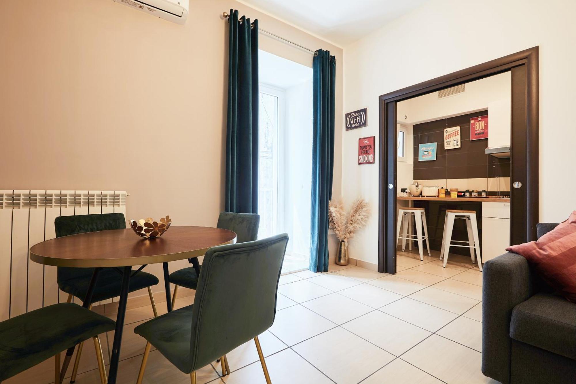 Vicky's Luxury By Napoliapartments * Napoli